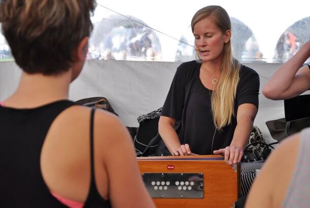 Yogalove_2_jivamukti