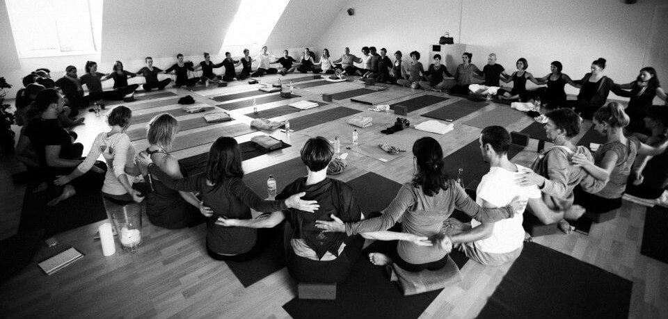 EuropeanYogiNomads_01